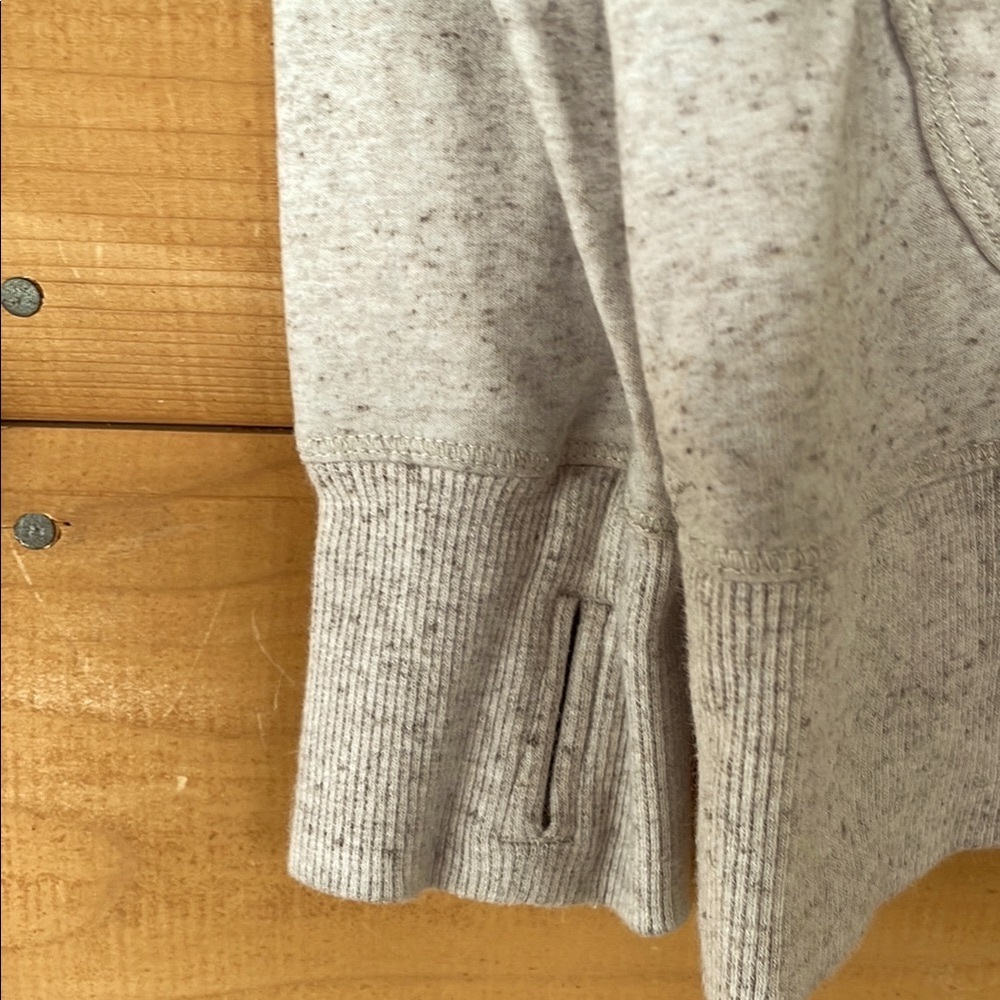 L. L. Bean Cozy Cowl Neck Pullover Sweatshirt w Pocket & Thumb holes XL Petite - Picture 5 of 15